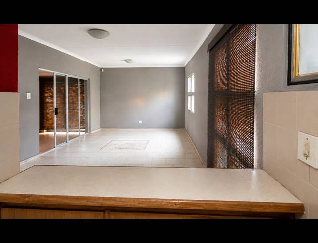 2 BEDROOM HOUSE FOR SALE IN FLORA PARK